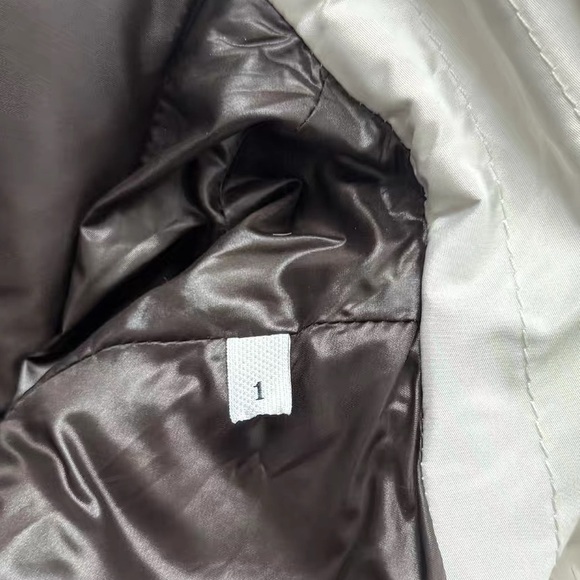 🚩steal Authentic Moncler White and Gray Fur-Trimmed Puffer Jacket - Picture 6 of 6